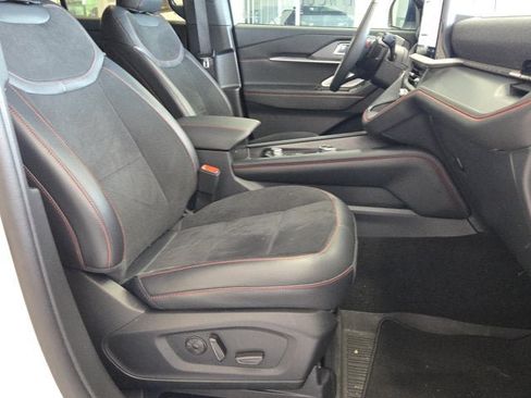 Used 2025 Ford Explorer ST AWD/4WD image 3