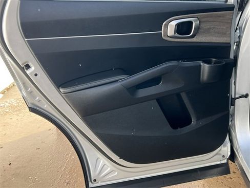 Used 2022 Kia Sorento S w/ Panoramic Sunroof Package image 37