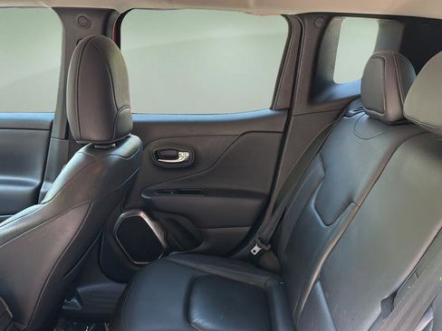 Used 2018 Jeep Renegade Limited w/ UConnect 8.4 Nav Group AWD/4WD image 15