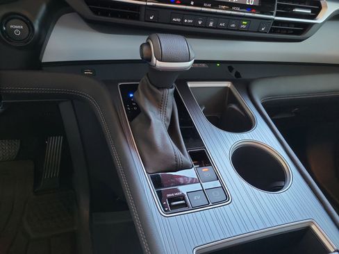 Used 2025 Toyota Sienna XLE image 23