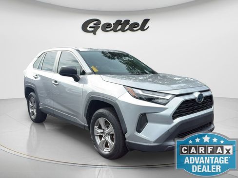 Used 2023 Toyota RAV4 LE AWD/4WD image 3