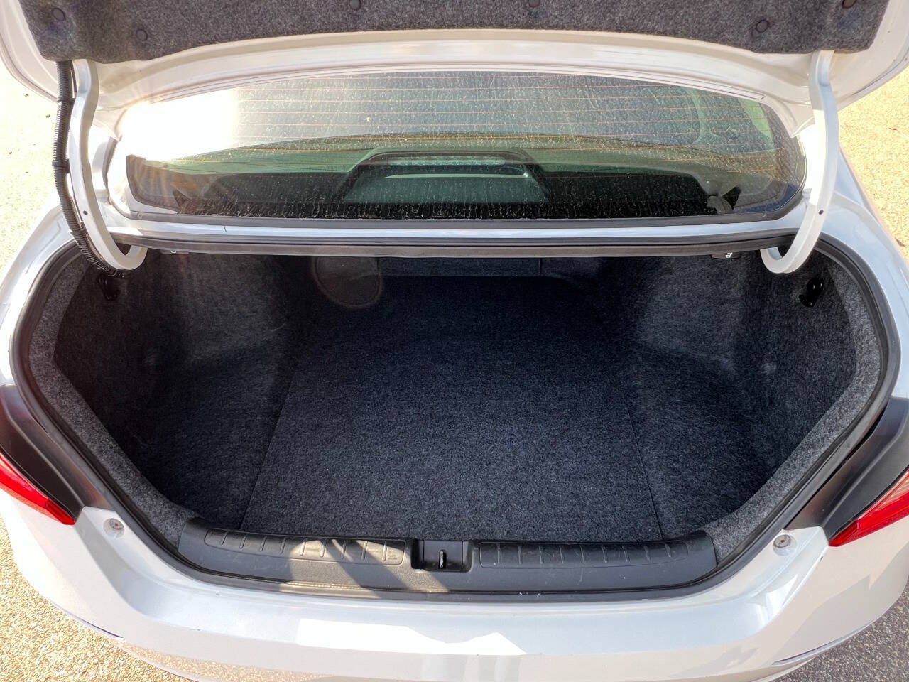 Used 2019 Honda Accord EX image 5