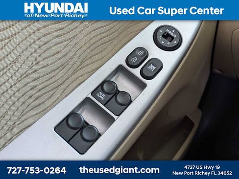 Used 2012 Hyundai Accent GLS w/ Premium Pkg 3 FWD image 23