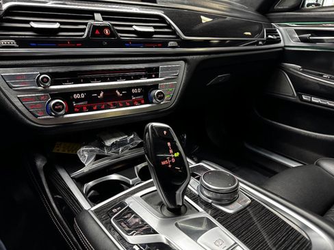 Used 2016 BMW 750i image 24