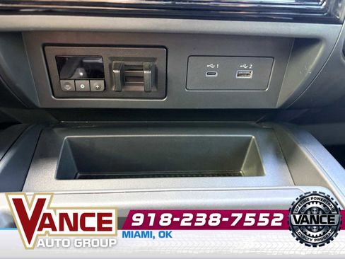 Used 2024 Nissan Titan PRO-4X image 24