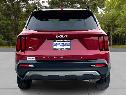 Used 2022 Kia Sorento S w/ Panoramic Sunroof Package image 6