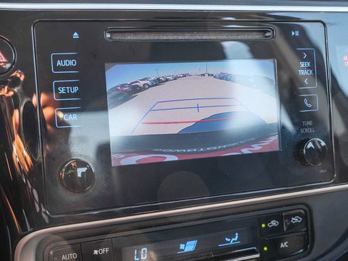 Used 2018 Toyota Corolla SE w/ Carpet Mat Package (TMS) FWD image 27