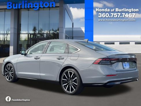 Used 2023 Honda Accord Touring image 4