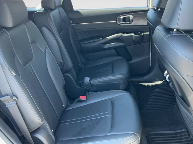 Used 2025 Kia Sorento SX AWD/4WD image 22