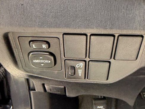 Used 2012 Toyota Prius Three image 18