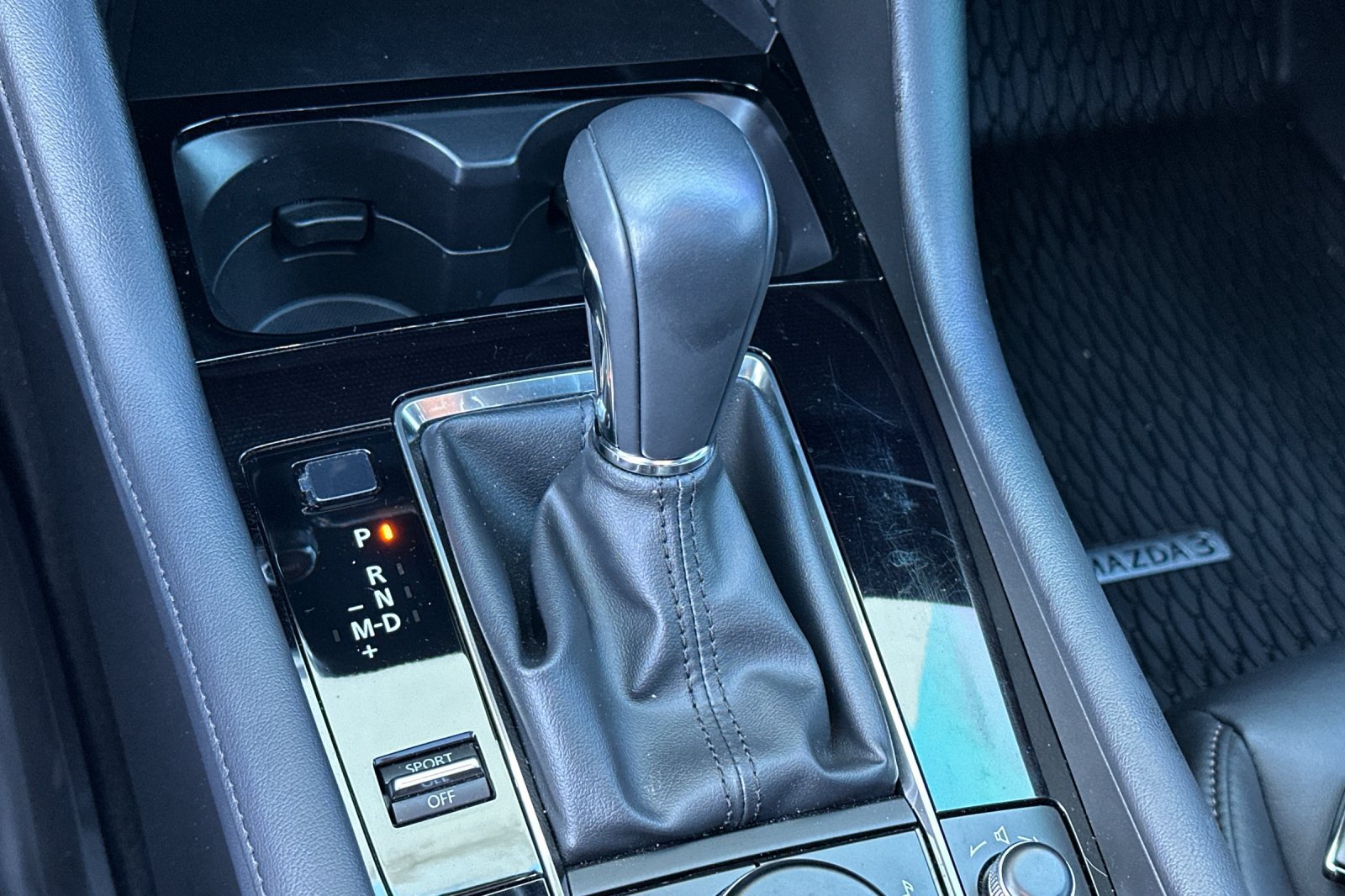 Used 2024 MAZDA MAZDA3 s FWD image 23