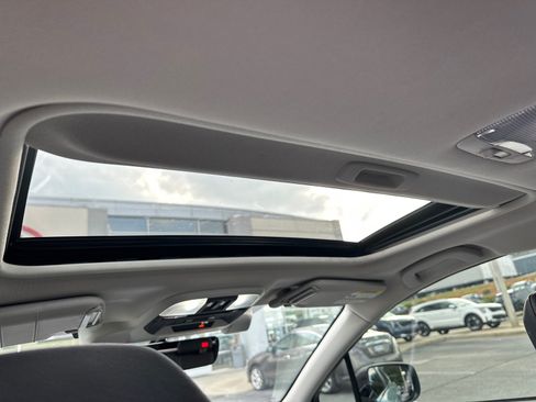 Used 2019 Subaru Crosstrek 2.0i Limited w/ Moonroof Package w/Navigation AWD/4WD image 10