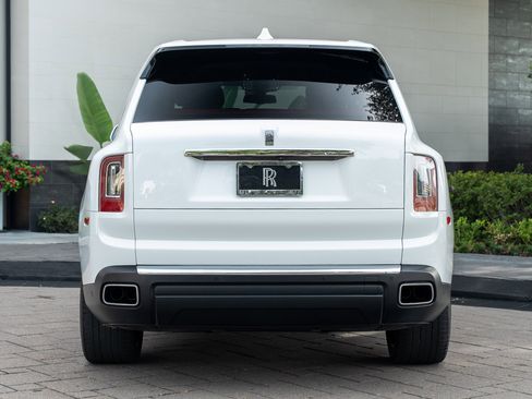 Certified 2023 Rolls-Royce Cullinan image 41