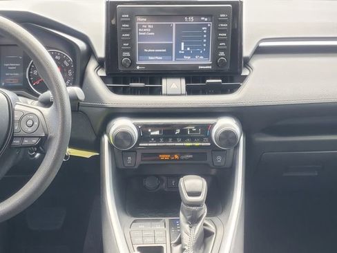 Used 2020 Toyota RAV4 LE image 27