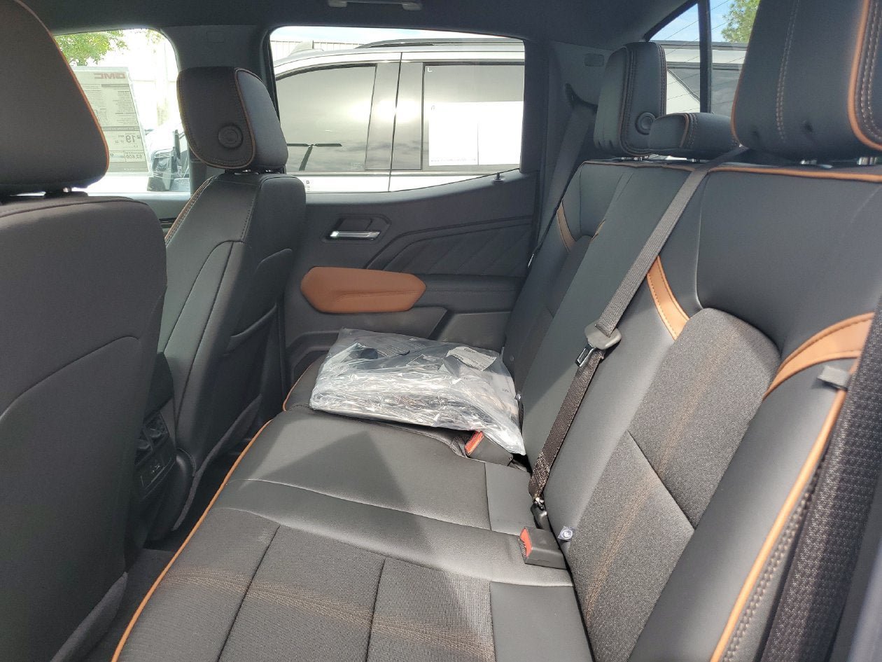 New 2026 GMC Canyon AT4 AWD/4WD image 11