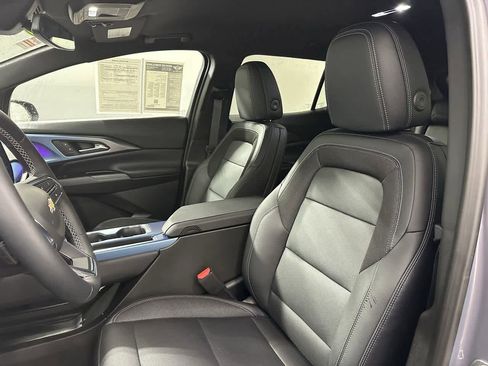 Used 2024 Chevrolet Equinox EV LT w/ LPO, Blackout Package image 10