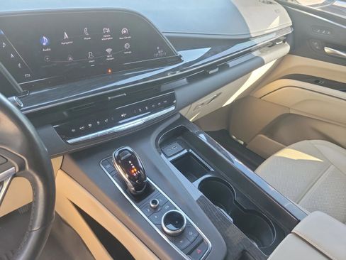 Used 2021 Cadillac Escalade Premium Luxury image 29