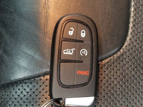 Used 2020 Jeep Cherokee Latitude Lux w/ Quick Order Package 26H Lux image 32