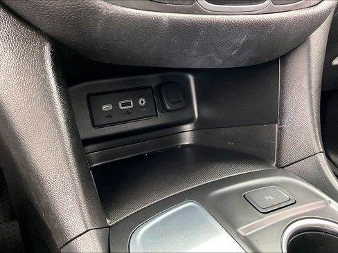 Used 2024 Chevrolet Equinox LT image 32