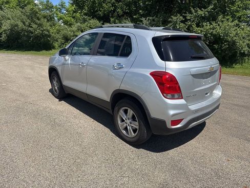 Used 2018 Chevrolet Trax LT w/ LT Convenience Package AWD/4WD image 5