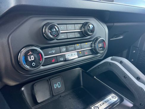 Used 2023 Ford Bronco Outer Banks AWD/4WD image 12