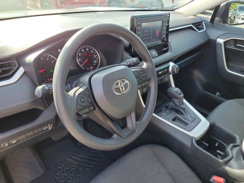 Used 2022 Toyota RAV4 XLE w/ Convenience Package FWD image 23