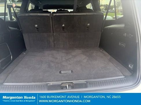 Used 2024 Jeep Wagoneer L Series II w/ Flexible Seating Group AWD/4WD image 32