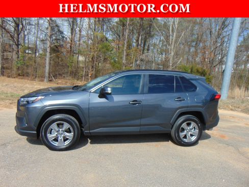 Used 2025 Toyota RAV4 XLE w/ Convenience Package image 2
