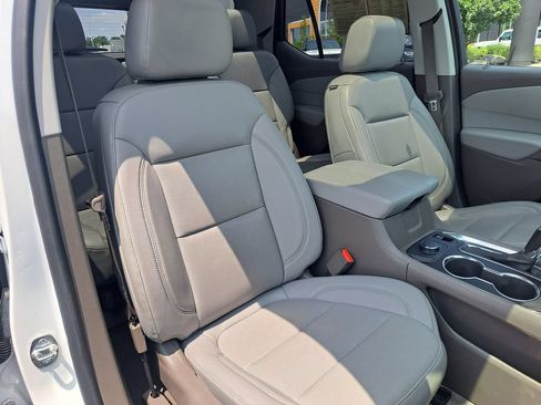 Used 2019 Chevrolet Traverse Premier w/ Driver Confidence II Package FWD image 40