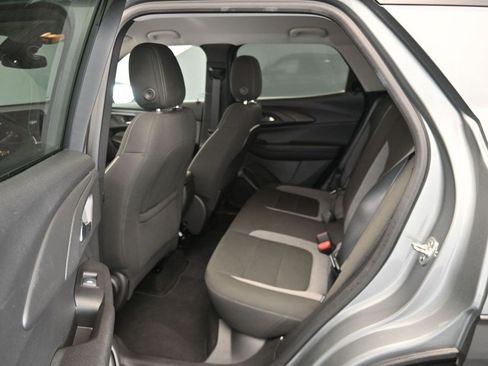 Used 2025 Chevrolet TrailBlazer LT FWD image 12