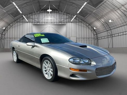 Used 2002 Chevrolet Camaro Z28 w/ SS Performance/Appearance Pkg image 7