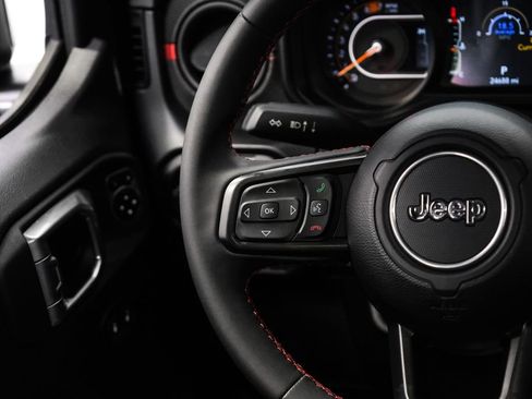 Used 2024 Jeep Wrangler Unlimited Rubicon image 22