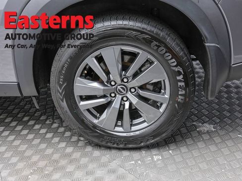 Used 2024 Nissan Pathfinder SV AWD/4WD image 8