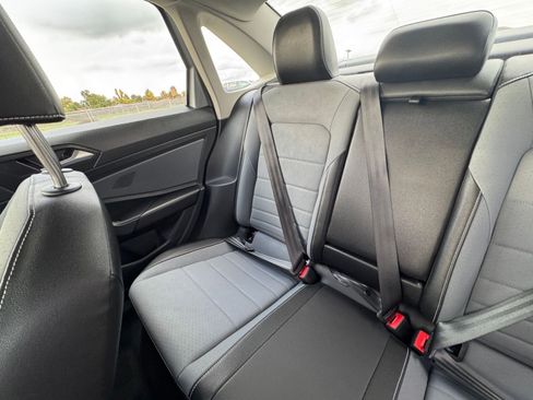 Used 2025 Volkswagen Jetta SE image 39
