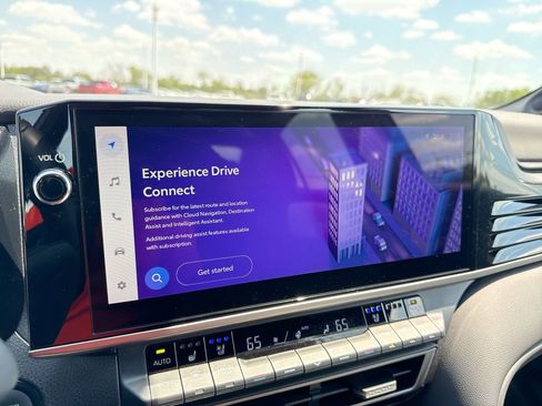 Used 2025 Toyota Camry XSE image 12