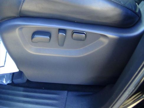 Used 2022 Nissan Armada SL w/ Captain's Chairs Package image 19