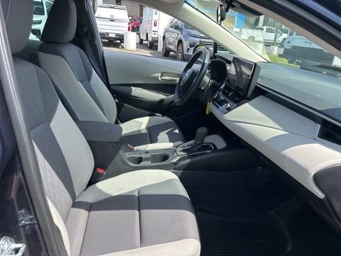 Used 2025 Toyota Corolla LE FWD image 29