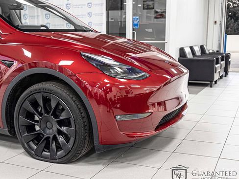 Used 2024 Tesla Model Y Long Range AWD/4WD image 4