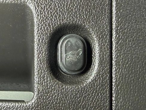Used 2016 Chevrolet Tahoe LTZ RWD image 15