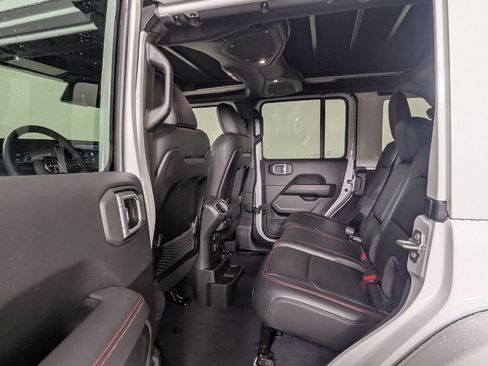 Used 2024 Jeep Wrangler Unlimited Rubicon AWD/4WD image 24