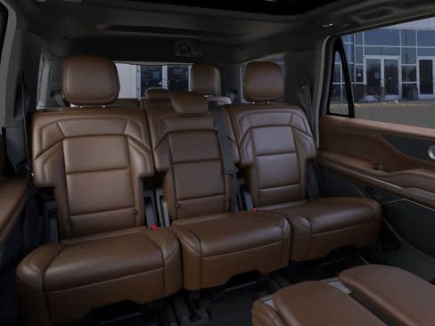 New 2025 Lincoln Navigator Reserve image 11