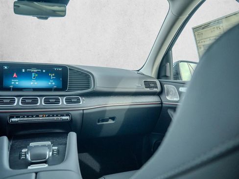 New 2026 Mercedes-Benz GLS 450 4MATIC image 21