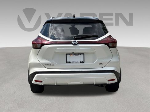 Used 2021 Nissan Kicks SV FWD image 22