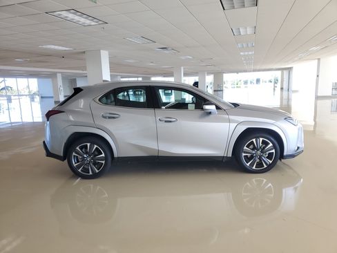 Used 2025 Lexus UX 300h FWD w/ Accessory Package (Z1) image 11