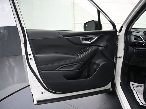 Used 2023 Subaru Forester Premium AWD/4WD image 9