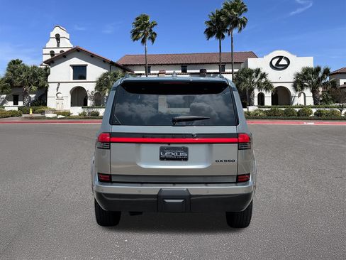Used 2025 Lexus GX 550 AWD/4WD image 3