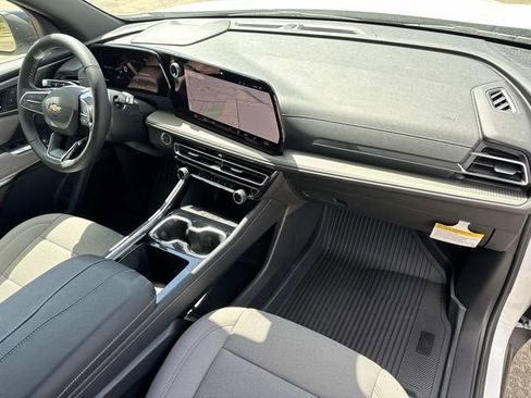 New 2026 Chevrolet Traverse LT w/ LPO, Floor Liner Package FWD image 15