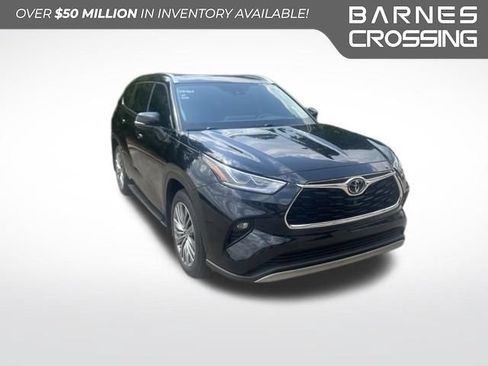 Used 2021 Toyota Highlander Platinum FWD image 1