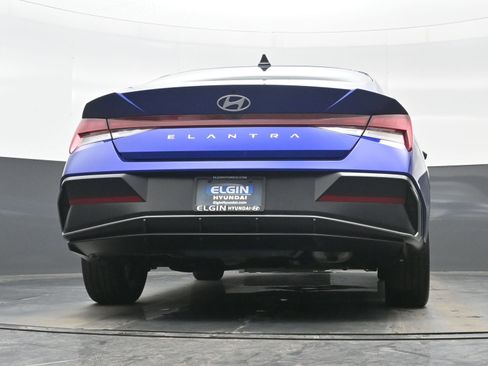 Certified 2025 Hyundai Elantra SEL image 30