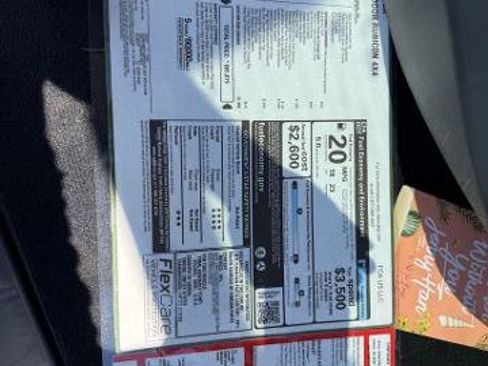 Used 2025 Jeep Wrangler Unlimited Rubicon w/ Safety Group AWD/4WD image 12